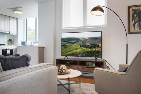 Tidy Apartment With Balcony And Parking Near Trains - Click Find 2