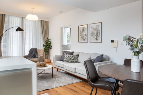 Tidy Apartment With Balcony And Parking Near Trains - Click Find 1