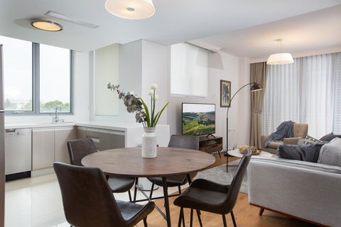 Tidy Apartment With Balcony And Parking Near Trains - Click Find 3