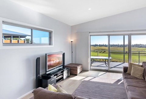 Time Away - 50 Turnberry Drive - Bet 4u 1