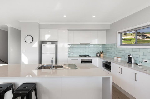 Time Away - 50 Turnberry Drive - Bet 4u 2