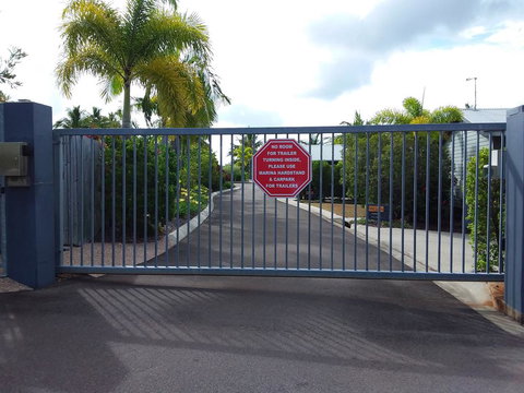 Tin Can Bay Marina Villas - Bet 4u 3