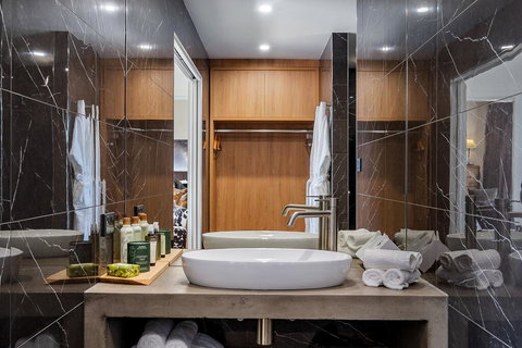 Tinderbox Retreat - Bet 4u 2