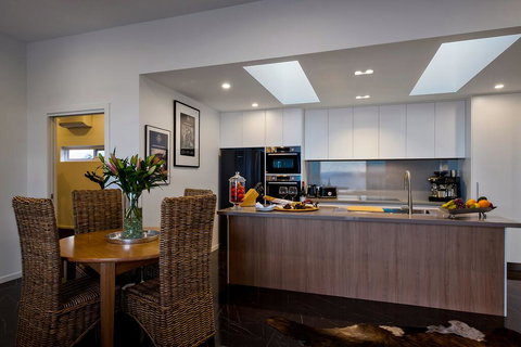 Tinderbox Retreat - Bet 4u 1