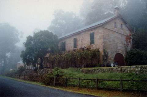 Tizzana Winery Bed And Breakfast - Click Find 0