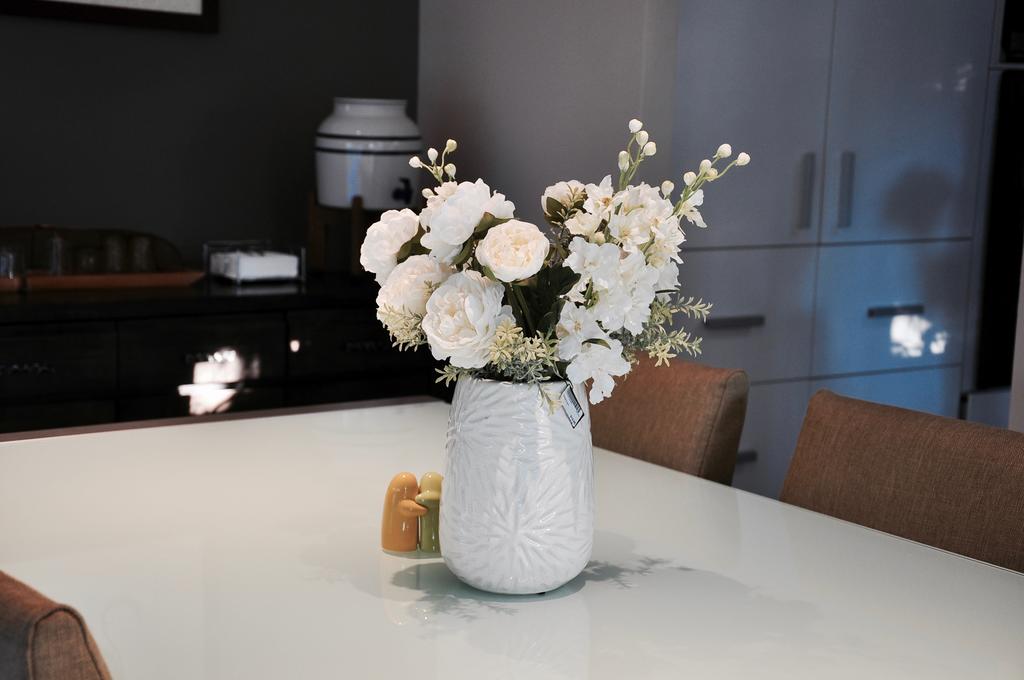Accommodation Robina QLD Click Find