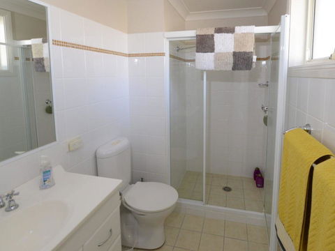 Tokelau Townhouse 1 - Click Find 1