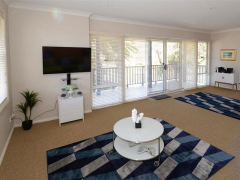 Tokelau Townhouse 1 - Click Find 3