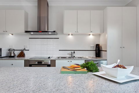 Tolpuddle Villa - Click Find 2