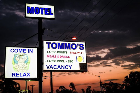 Tommo's Motor Lodge - Local Finder 2