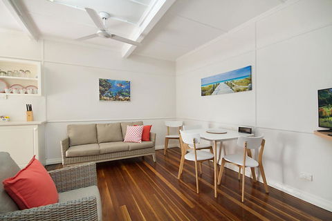 Tondio Terrace Flat 5 - Pet Friendly, Ground Floor Budget Style Accommodation - Bridge Guide 0