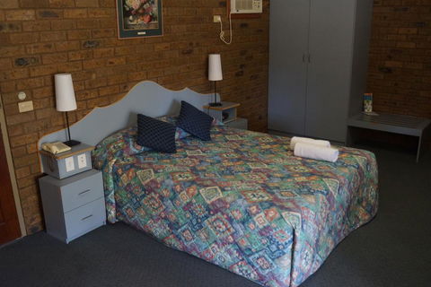 Tooleybuc River Retreat Villas - Click Find 2