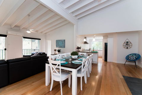 Toorongo River Chalets - Click Find 0