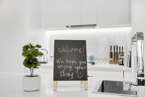 Top Level Envy- Views To Die For! - Bet 4u 2