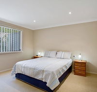 Townhouse on Tomaree - Central to CBD - Bet 4u