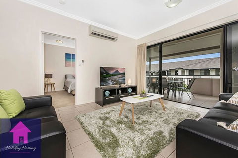 Townsville Luxury Spacious Apt 3 BR-2BTH Pools - Click Find 1