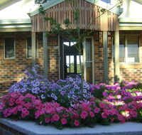 Tracks End Retreat - Click Find