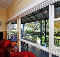 Traditional Three Bedroom Home with Water Views - Bet 4u