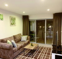 Tranquil Relaxing Forrest Style Apartment - Braddon CBD - Bet 4u