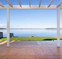 Tranquility Absolute Waterfront - Pet Friendly - 10 Mins to Hyams Beach - Click Find