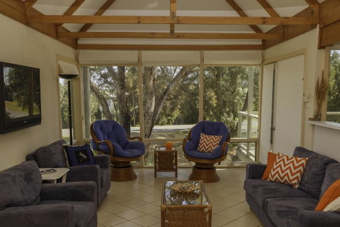Tranquillity On Riverview - 33 Riverview Drive - Lawyer Find 3