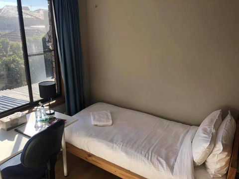 Traveler's Affordable Studio Unit (Beverly Hills) - Click Find 1