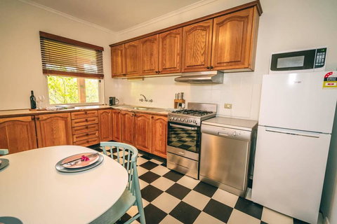 Treasure On Bagot-Free Wifi/Netflix-Close To CBD - Lawyer Find 3