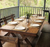 Treehouse - 3 acre elevated nature setting - Click Find