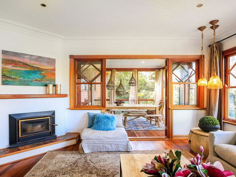 Treetops - Elegant, Inviting, Designer, Cedar Home - Lawyer Find 0