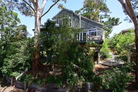 Treetops - Newly Renovated, In The Village! - Click Find 0