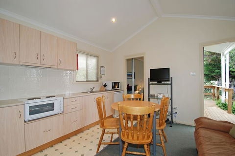 Triabunna Cabin & Caravan Park - Lavinia 0