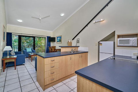 Trinity Beach Club Holiday Apartments - Click Find 3