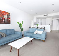 Trendy Self Contained Inner City Apartment - Click Find