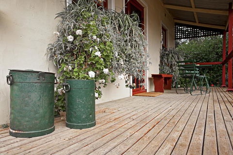 Trinity Cottage - Click Find 2