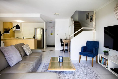 Tropical Getaway In 3 Bedroom Unit In 4 Star Resort - Click Find 0