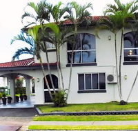 Tropic Coast Motel - Click Find