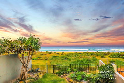 True Beachfront Beach House - Bet 4u 0