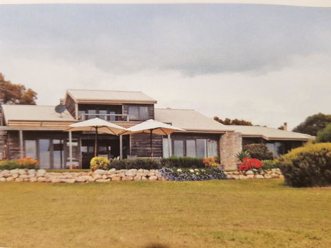 Tu Emuz Stone Beachfront Villa, Emu Bay, Kangaroo Is - Click Find 2
