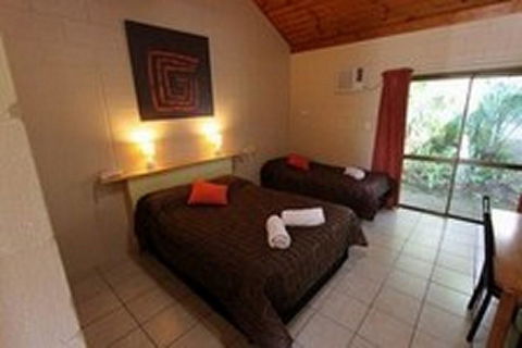 Tully Motel - Click Find 1