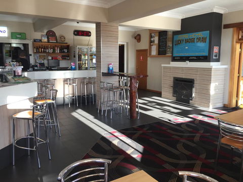 Tumut Star Hotel - Click Find 1