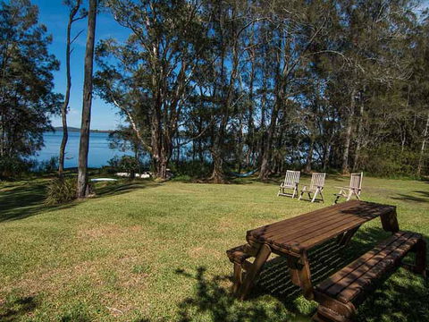 Tuppy's On The Lake - Bet 4u 0