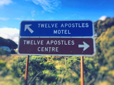 Twelve Apostles Motel & Country Retreat - Local Finder 1