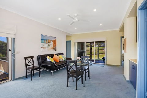 Twelve Apostles Port Campbell Bed & Breakfast - Bridge Guide 3