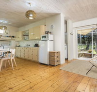 Twin Palms Castlemaine - Click Find