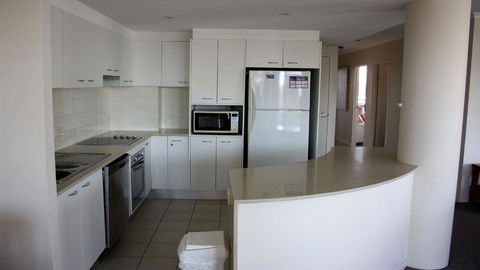 Twin Pines 401 - CBD Location - Bet 4u 1