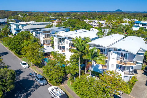 Twin Quays Noosa - Click Find 1