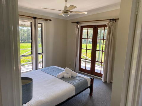 Twin Trees Country Cottages - Click Find 1