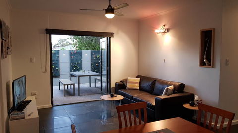 Two Bedroom Garden Apartment - Bet 4u 1