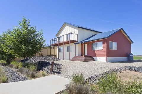 Twynam House - Jindabyne - Click Find 0