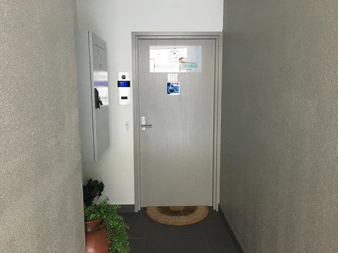 U101 Brunswick Living Brand New Deluxe Balcony Apartment Close To Airport And CBD - Lawyer Find 2